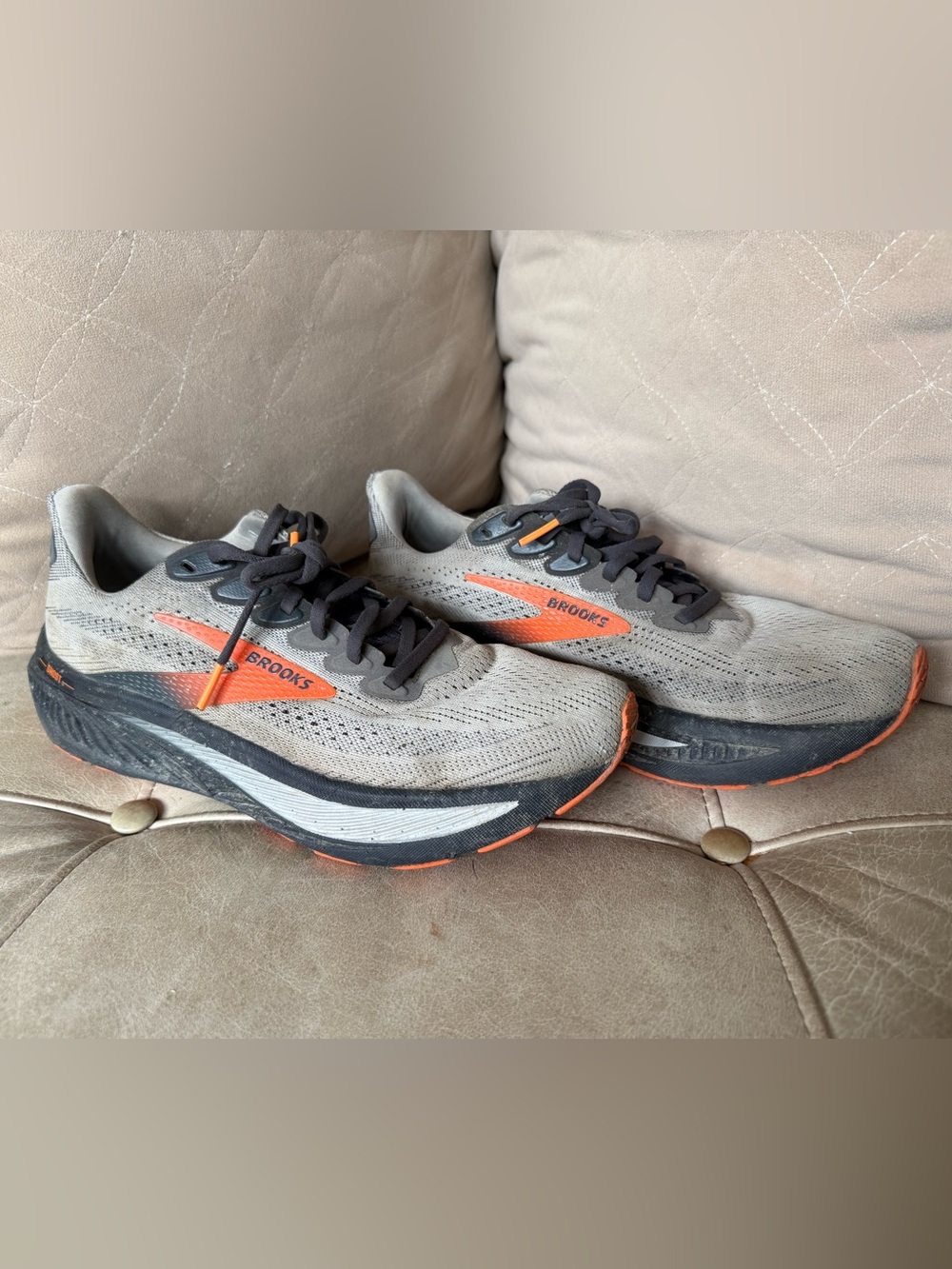 Brooks Size 9 Ghost 17 Men’s Beige and Orange Athletic Running Shoes